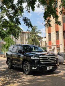 2014 Toyota Landcruiser facelift to 2021- exterior color black