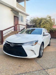 2017 Toyota Camry in color white