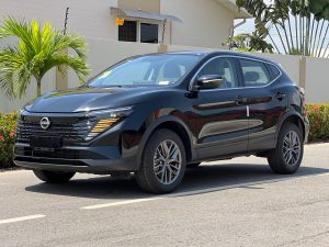 2025 NISSAN Qashqai in color black