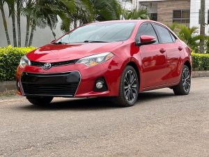 2015 Toyota Corolla S in color red